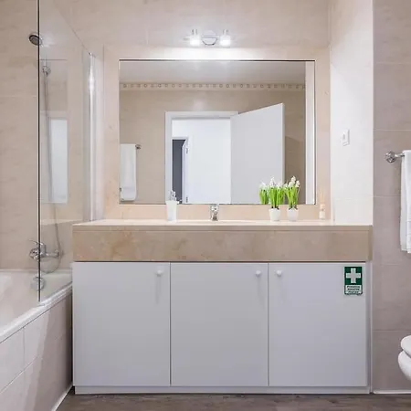 Flh Nature Flat With Balcony Διαμέρισμα Φουνκάλ